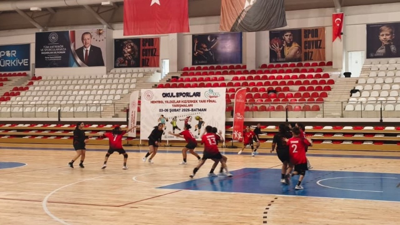 Batmanda Hentbol Ruzgari Esti Fi (2)