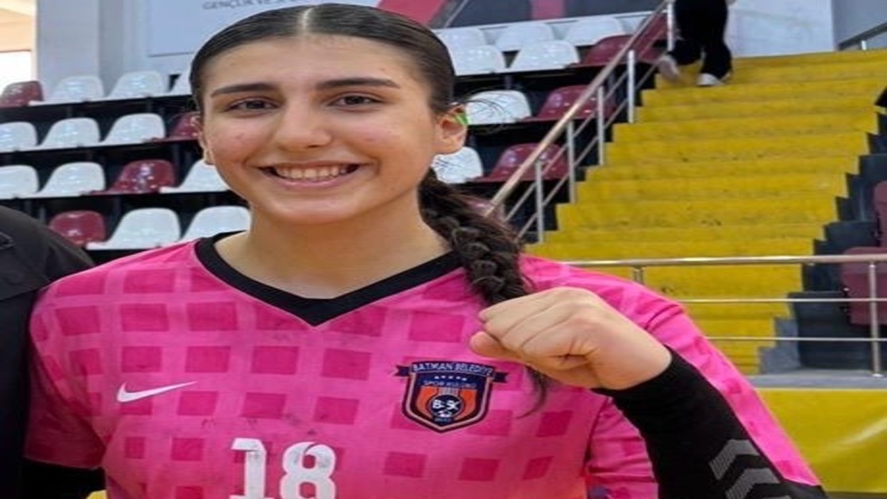 Batmanli Sema Yilmaz Kosovada Mi (1)