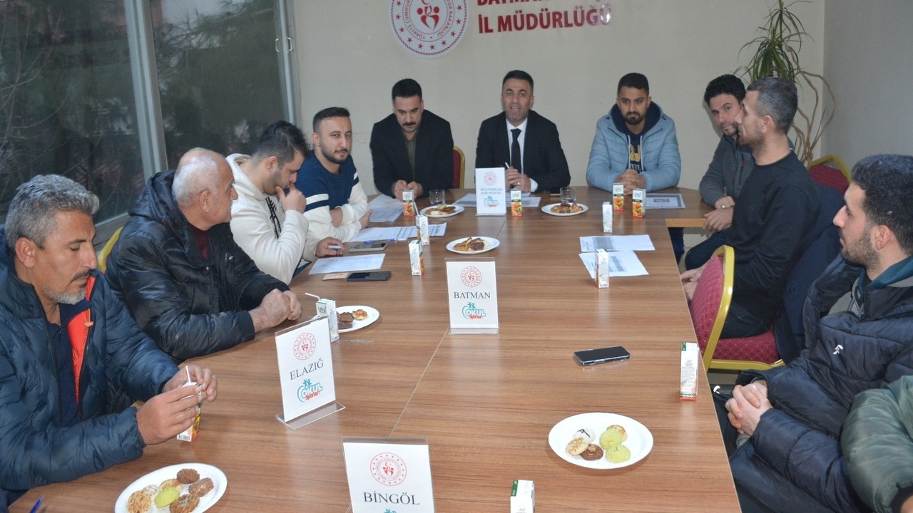 Hentbolun Yildizlari Batmanda Ya (1)