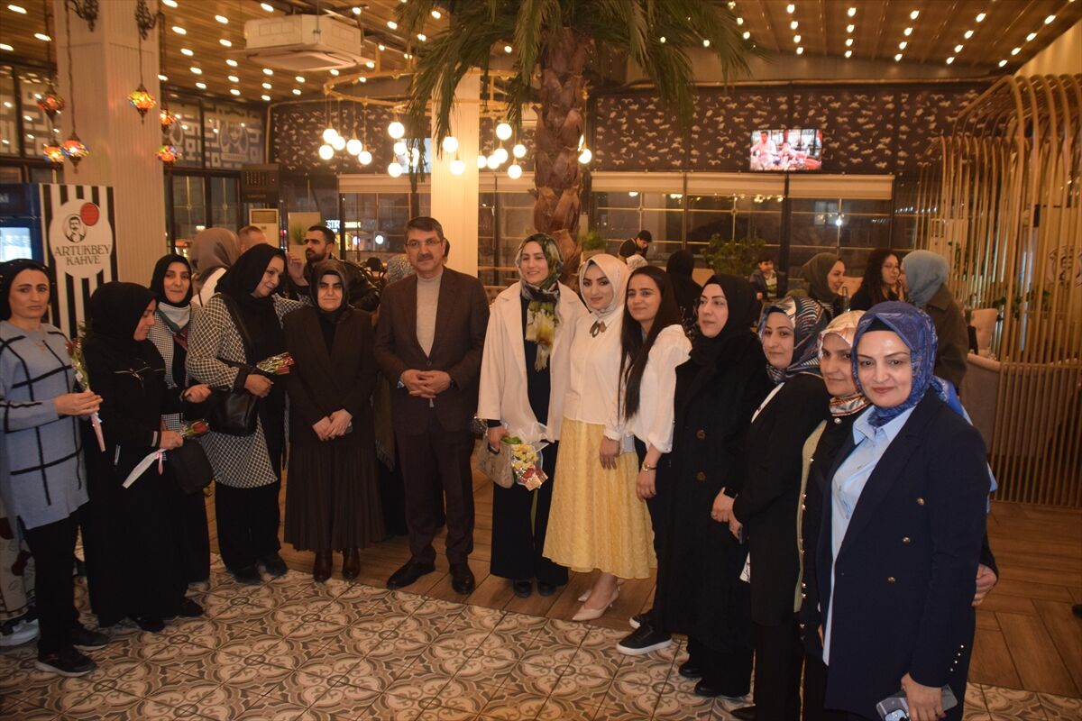 AK Partili Kadınlardan Batman'da 'Vefa İftarı' Programı