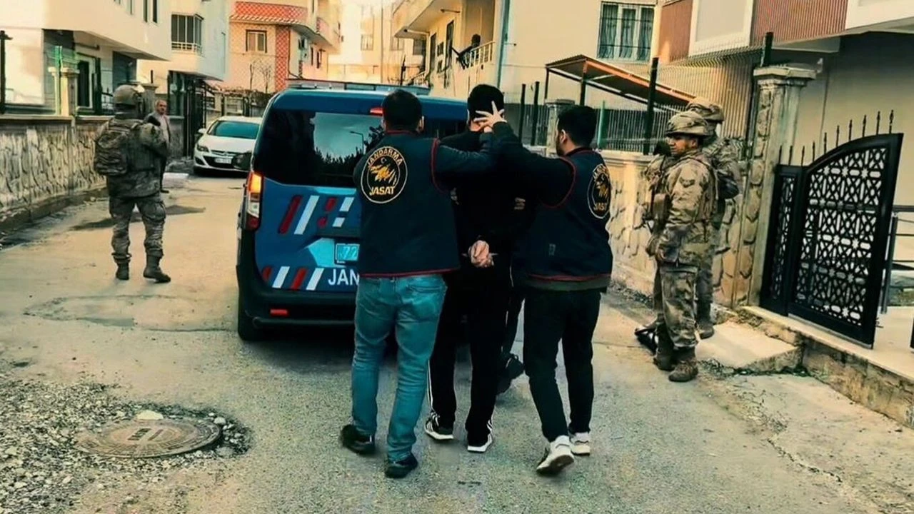 27 Yıllık Hapis Cezası Bulunan Dolandırıcı Yakalandı