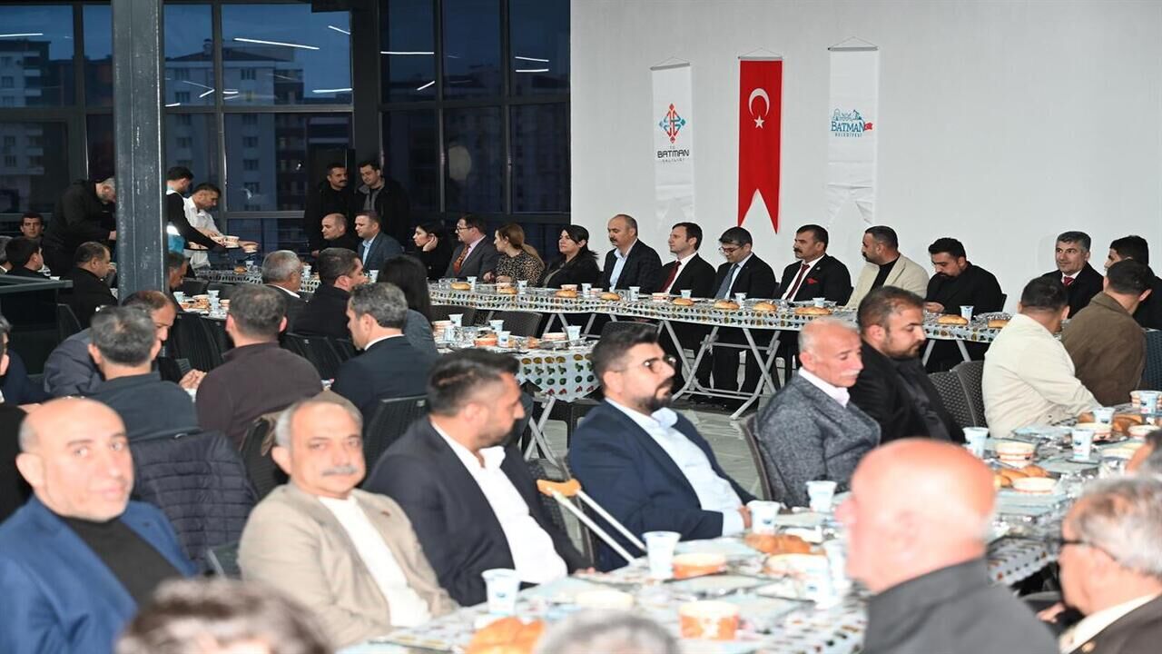 Batmanda Muhtarlar Iftar Sofrasinda Bulustu 1
