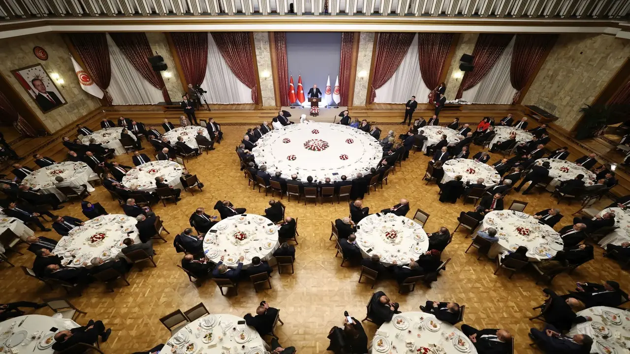 Rektor Demir Tbmmde Duzenlenen Iftar Programina Katildi 3