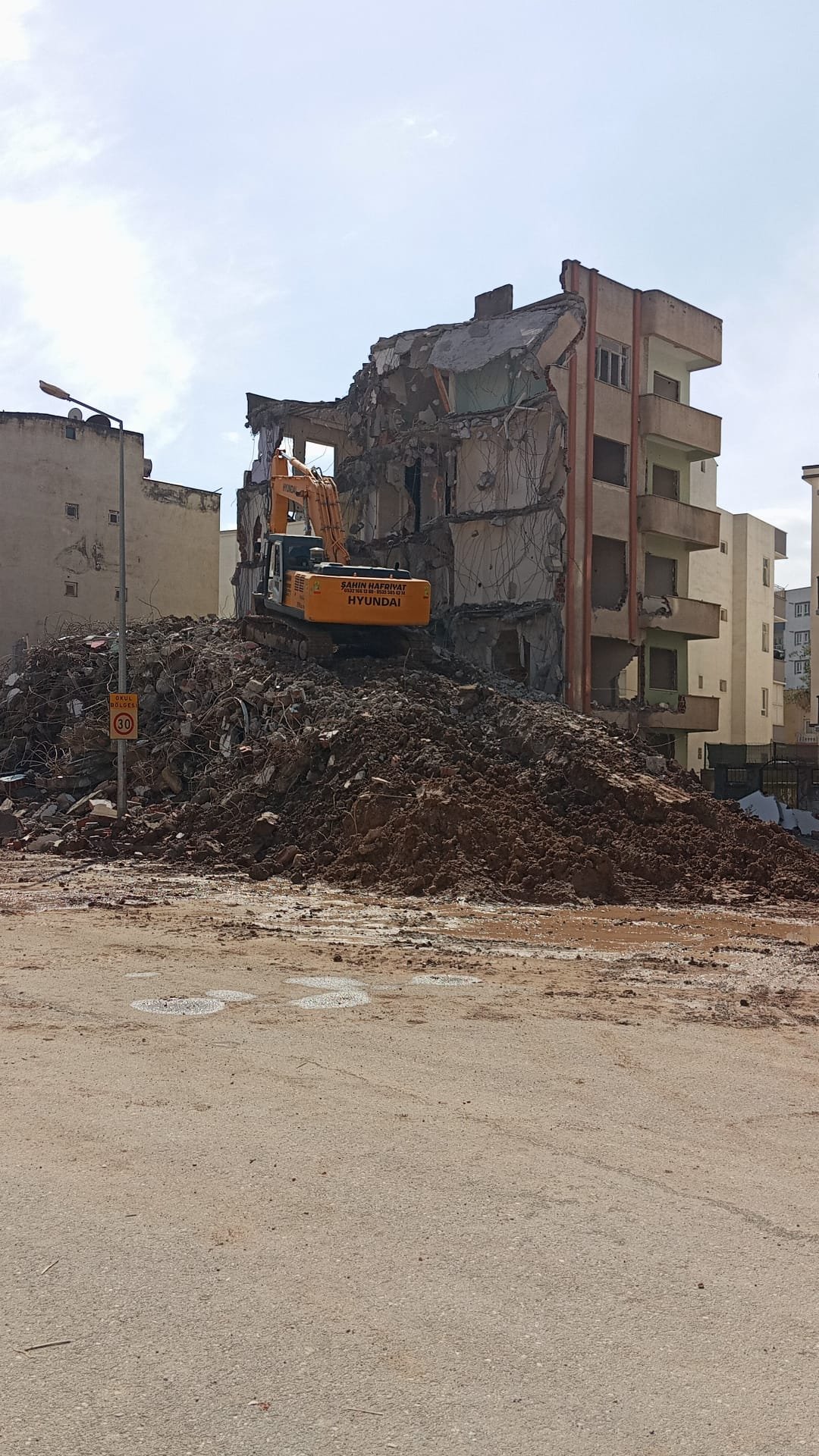 Batman'da 174 Riskli Yapı Kentsel Dönüşüm Kapsamında Yıkıldı