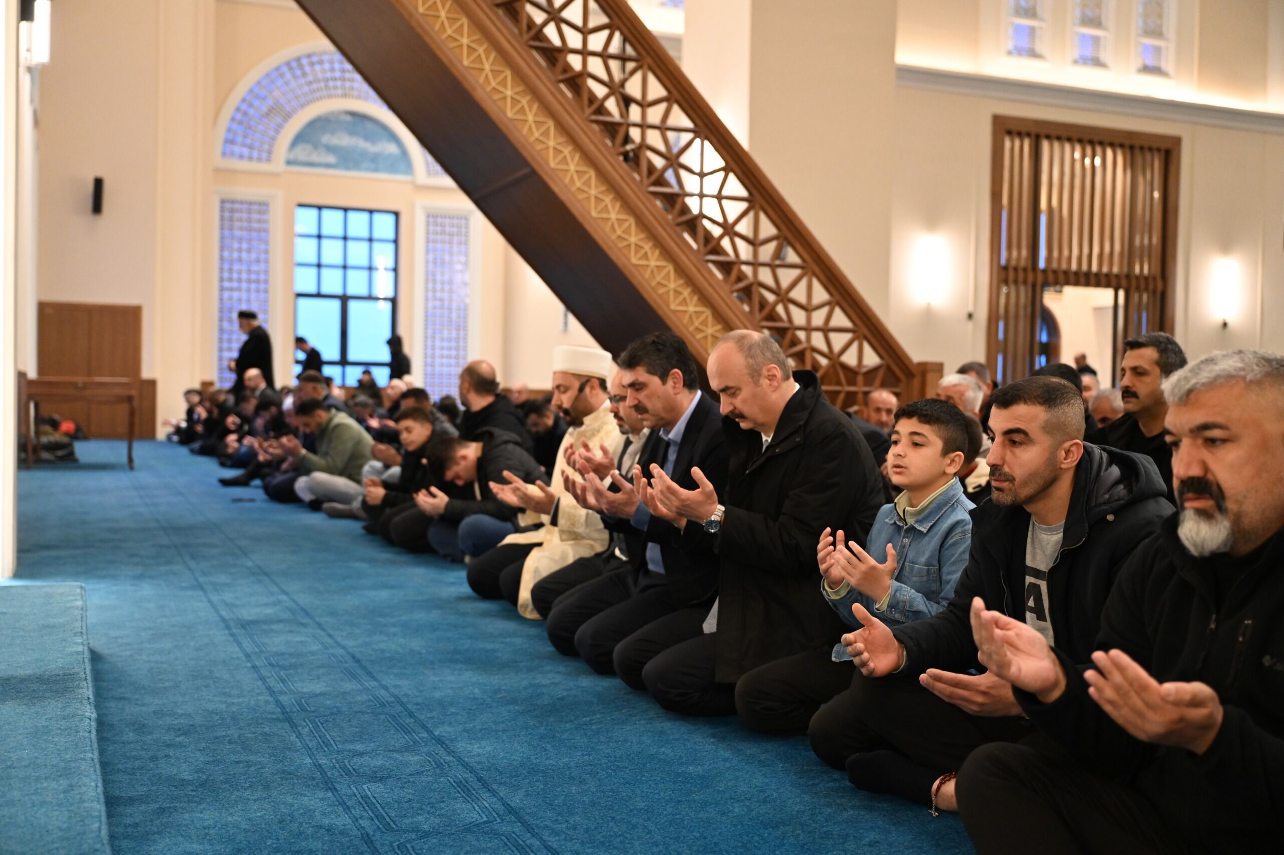 Batman’da Bayram Namazı Külliye’de Kılındı