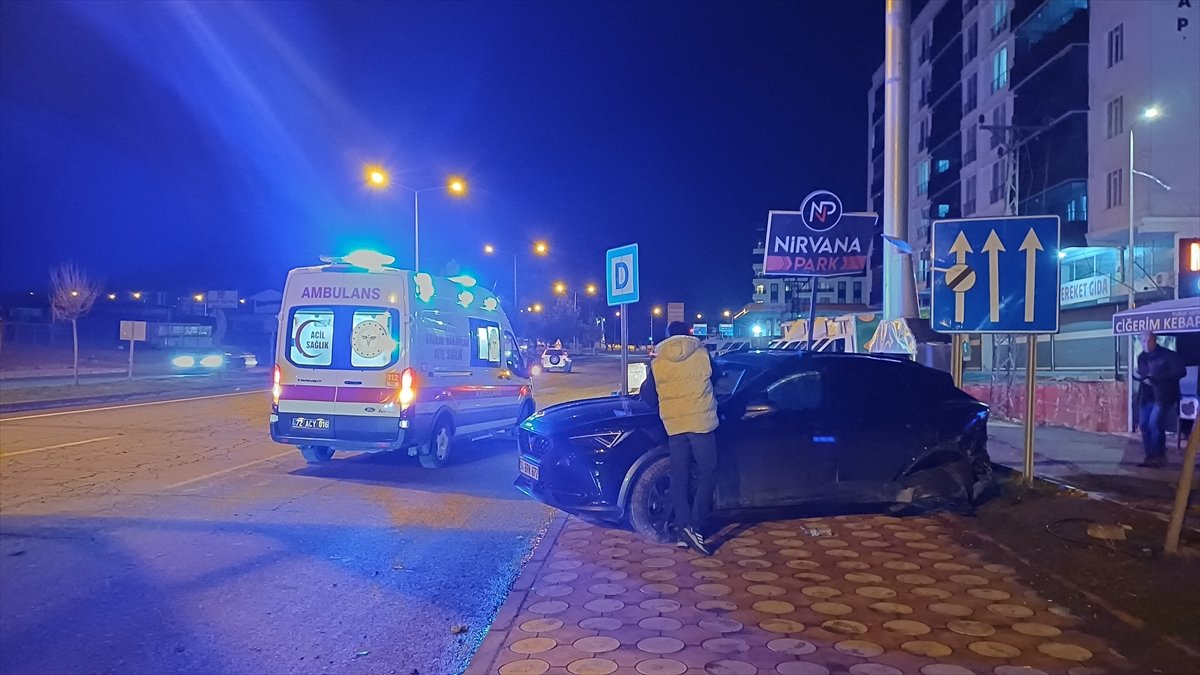 Batman’da Trafik Kazası: Ekipler Seferber Oldu, Yaralı Var