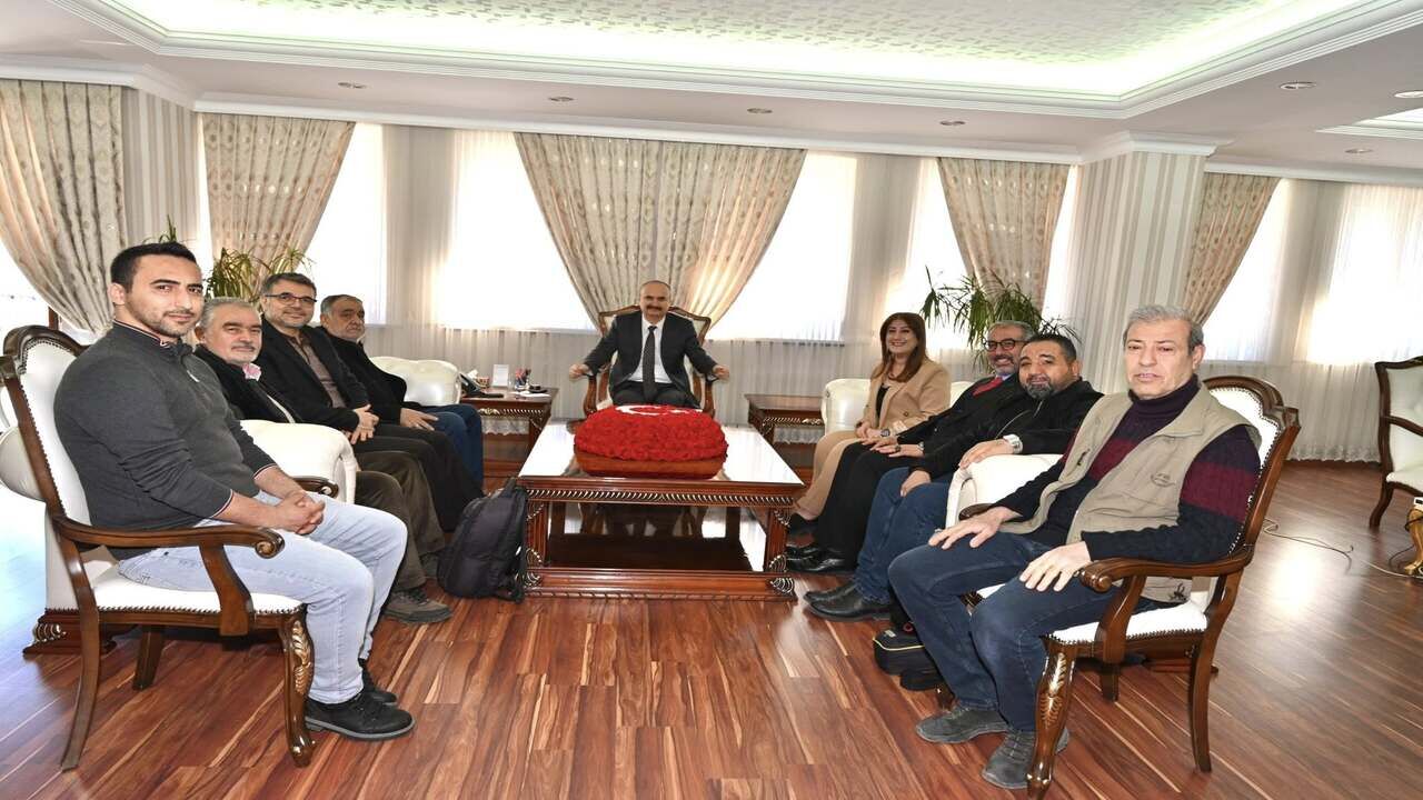 Calisan Gazetecilerden Vali Canalpa Ziyaret 1