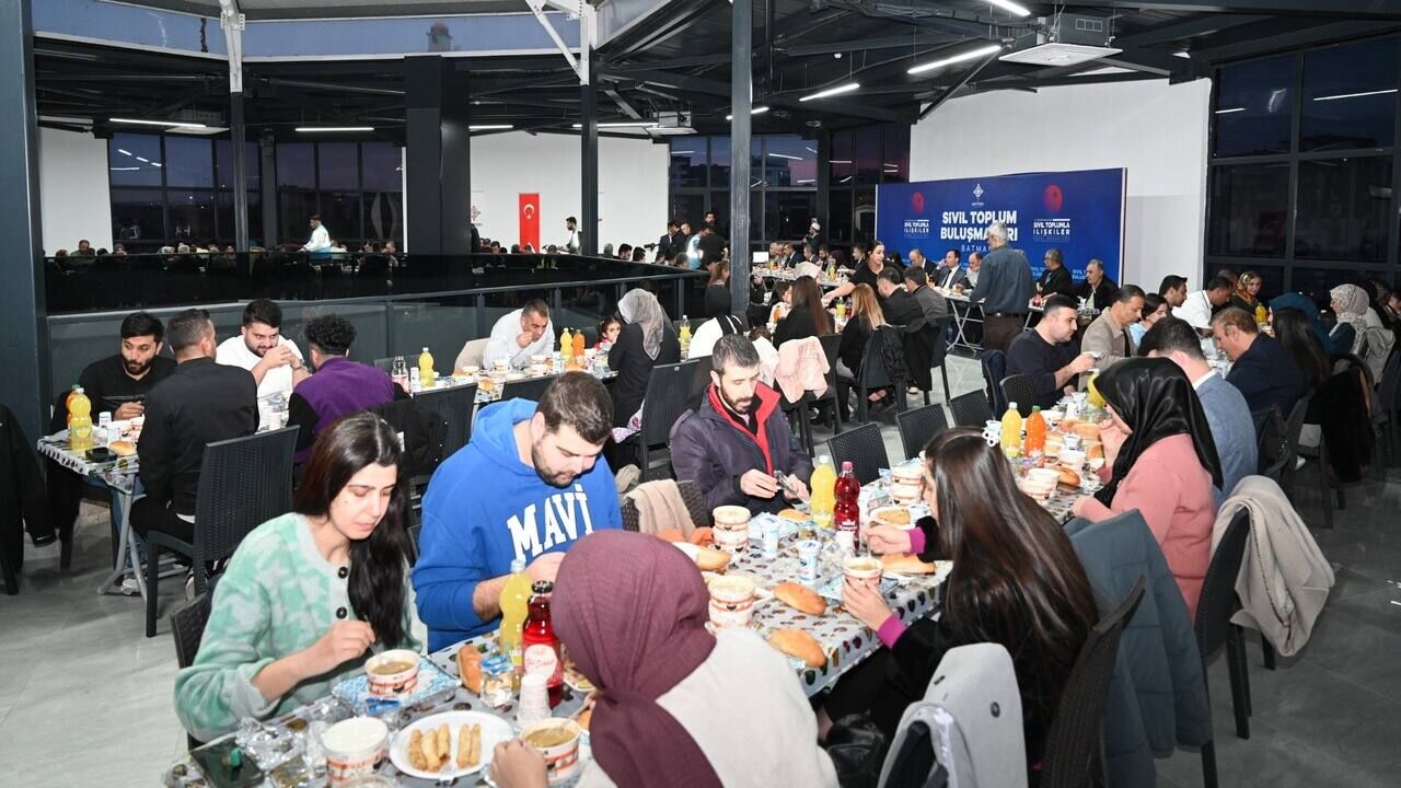 Vali Canalp Gazetecileri Ve Ailelerini Agirladi 2