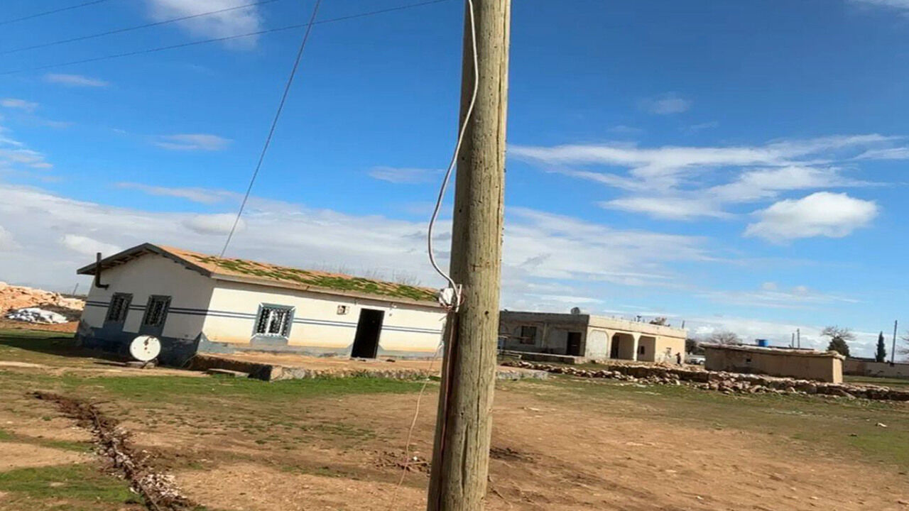 Dicle Elektrik’ten Şaşırtan Tespit: Elektrik Direğini Oyup Kaçak Hat Çekmişler