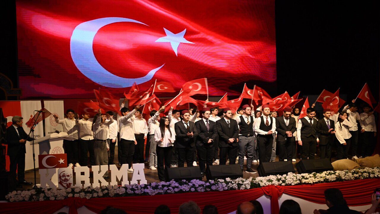 Batman’da İstiklal Marşı’nın Kabulü Törenle Kutlandı