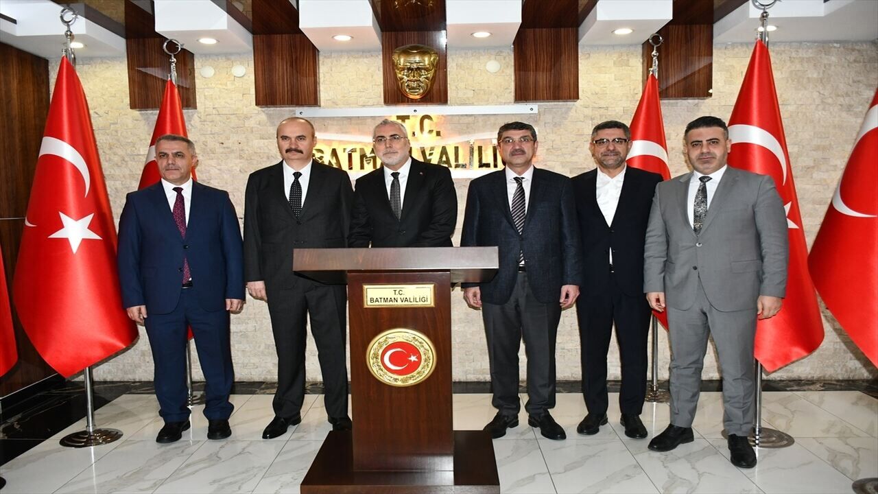 Bakan Isikhan Batmanda Iftar Programinda Konustu 1