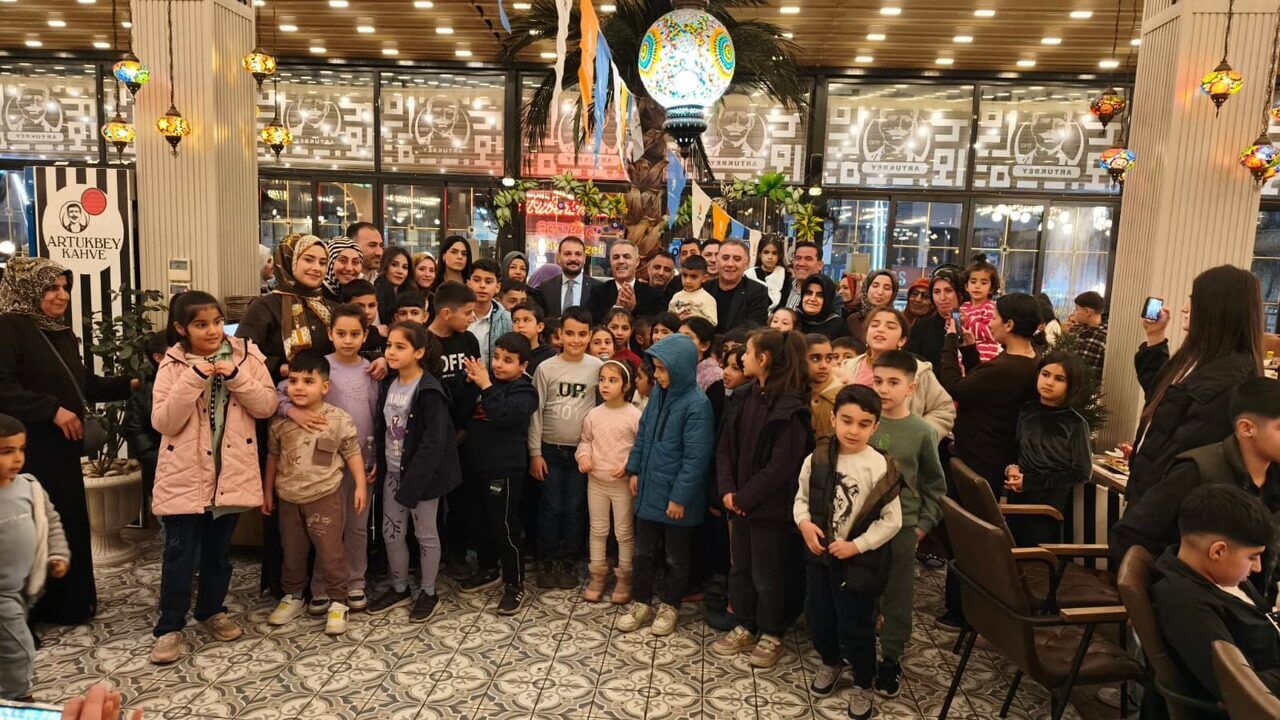 Ak Parti Batman Teskilatindan 400 Cocuga Bayramli1