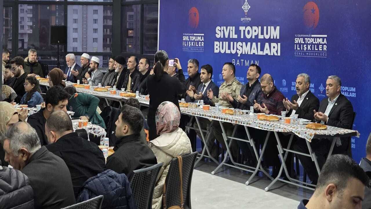 Batman’da Siirtliler Gönül Sofrasında Buluştu