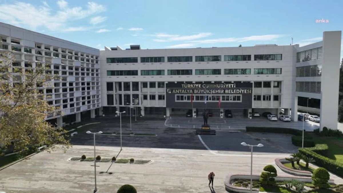 Eski Antalya Buyuksehir Belediyesi Yoneticisine Muebbet Hapis Cezasi 1