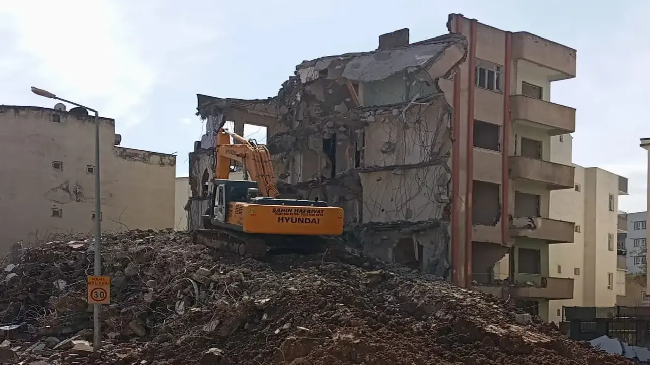 Batman'da 174 Riskli Yapı Kentsel Dönüşüm Kapsamında Yıkıldı