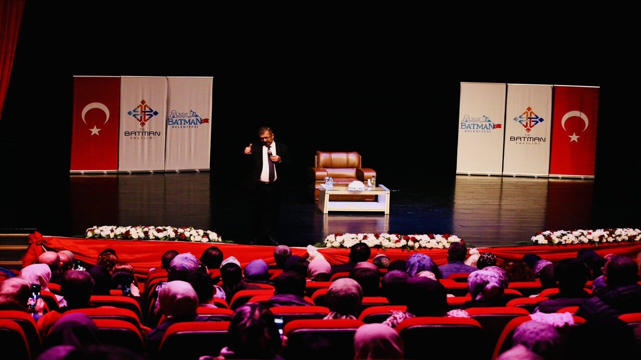 Hayati Inanc Can Veren Pervaneler Ile Gonulleri Fethetti 1