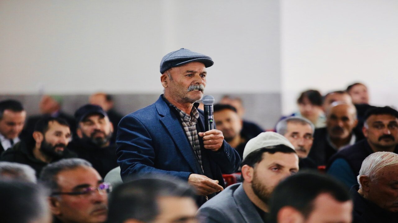 Vali Canalp Karsiyaka Mahallesinde