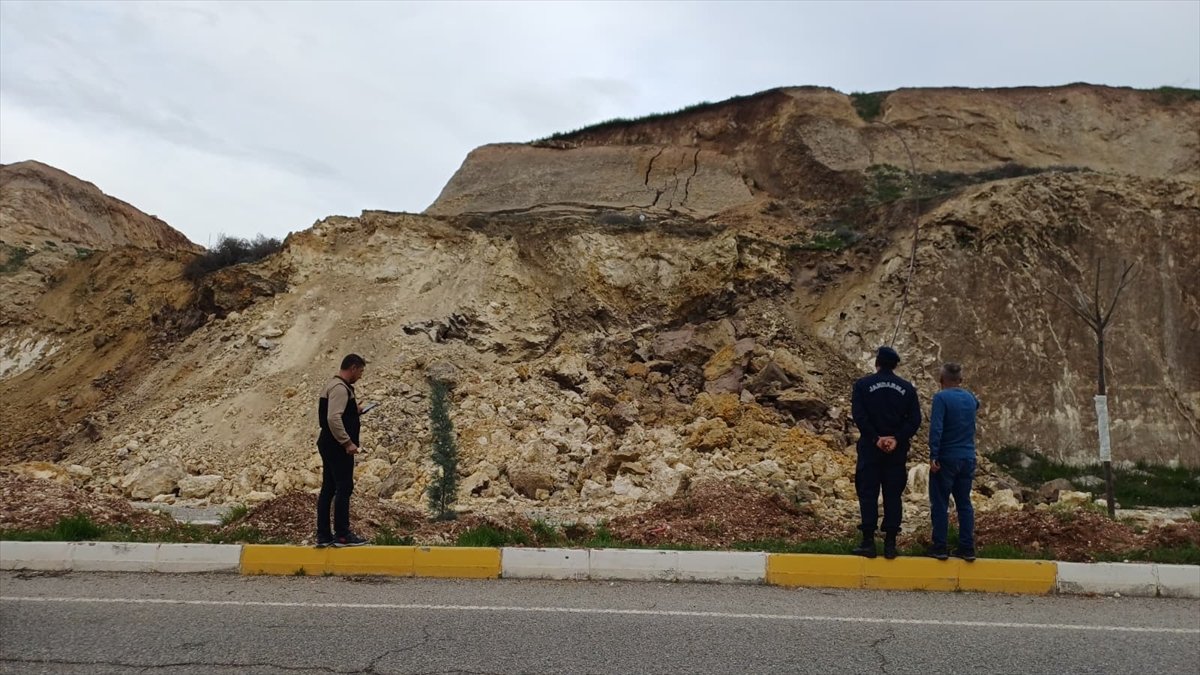 Batman'da Üniversite Yolunda Heyelan