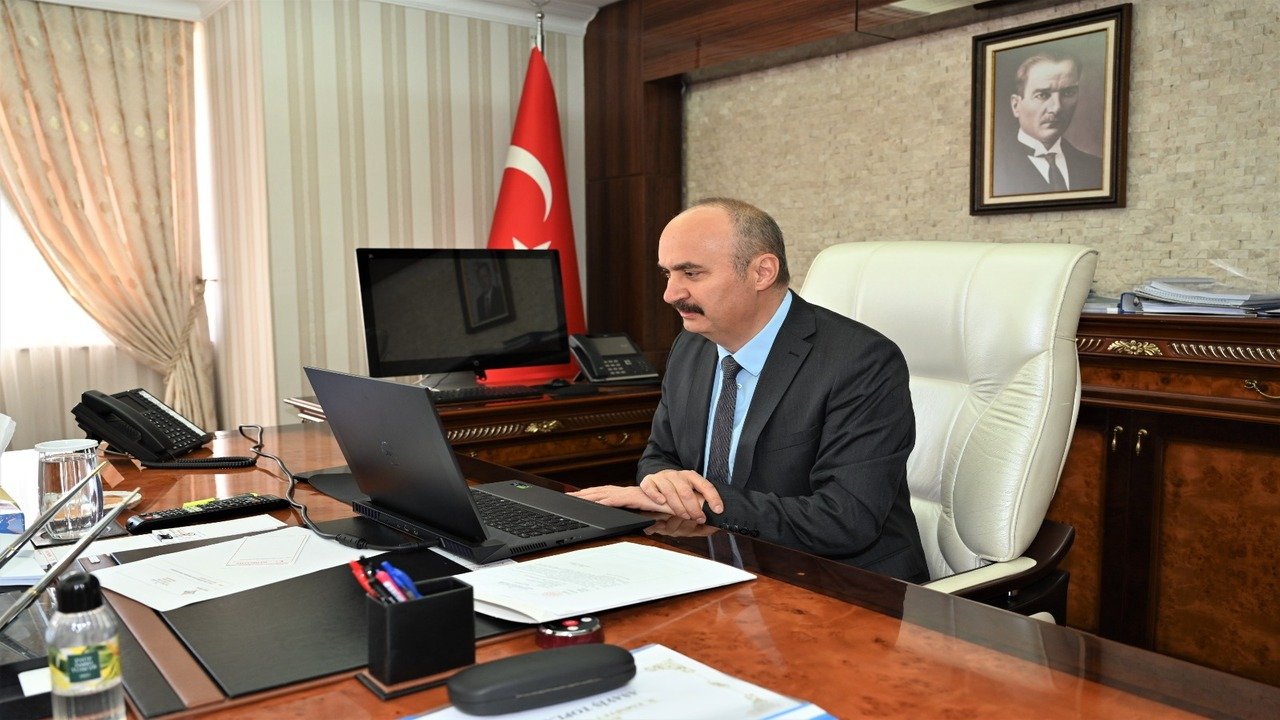 Vali Canalp Batman'ın İlk Yapay Zekâ Dersine Katıldı