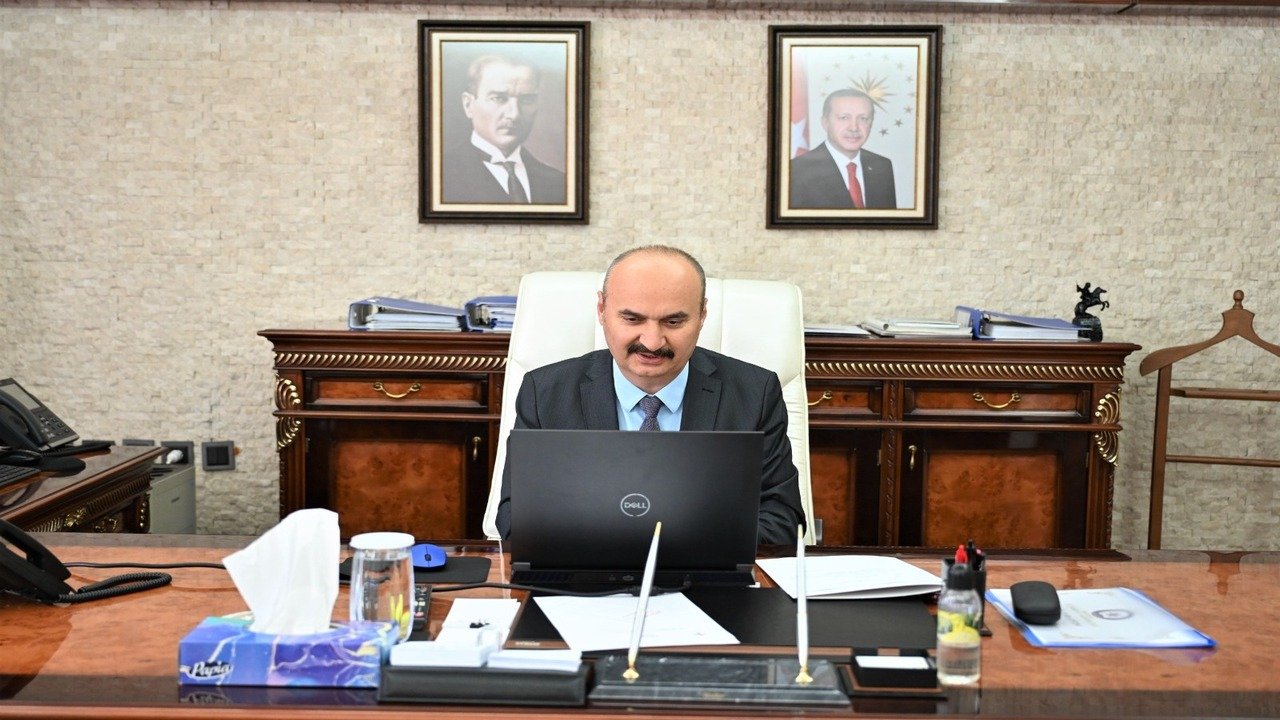 Vali Canalp Batmanin Ilk Yapay Zeka Dersine Katildi 2