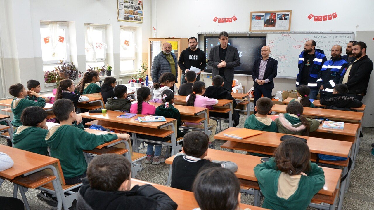 Dicle Elektrikten Egitime Gonullu Deste