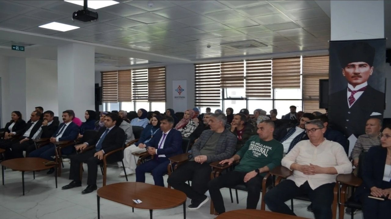 Batmanda Isitme Engelli Bireylere Gelecek Egitim