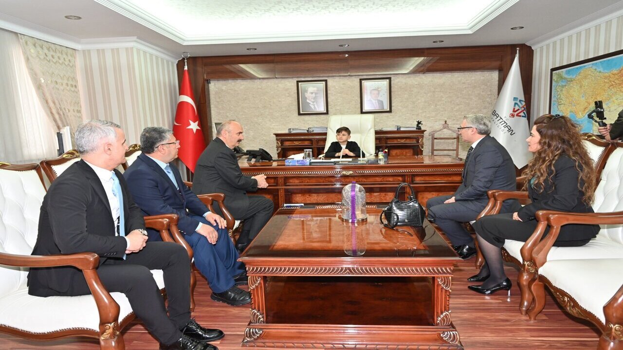 Batman 23 Nisan Coskusuyla Yankilandi Ataturk Par