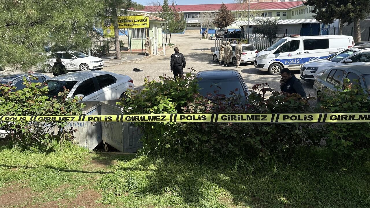 Siverek'te Okul Basan Saldırgan Dehşet Saçıp İntihar Etti