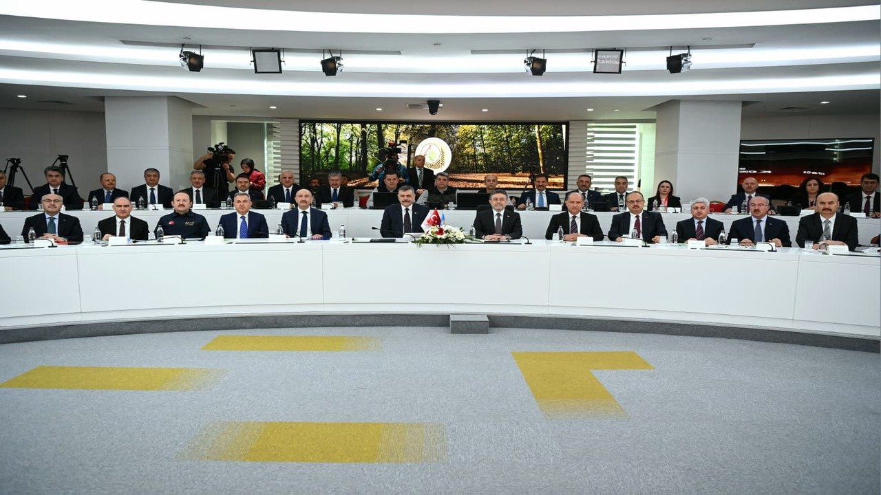 Vali Canalp Ankara’da Yangın Zirvesinde