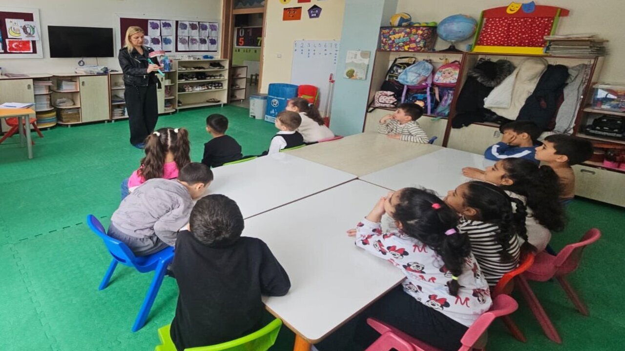 Batmanlı Çocuklar Diş Fırçalamayı Öğreniyor