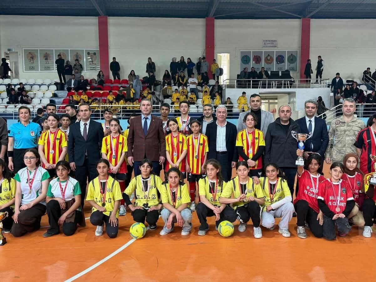 Sason'da futsal turnuvası düzenlendi