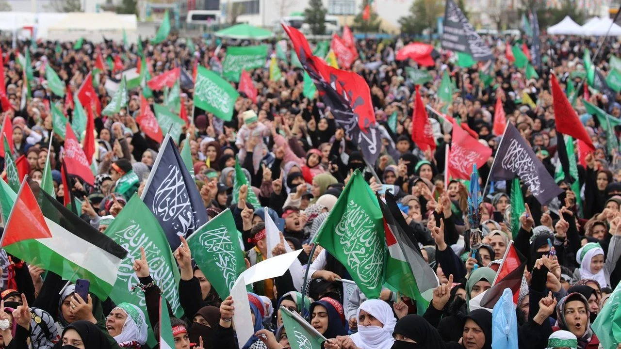 Batmanda Onbinler Yagmur Altinda Peygamber Sevdasina Kostu 2