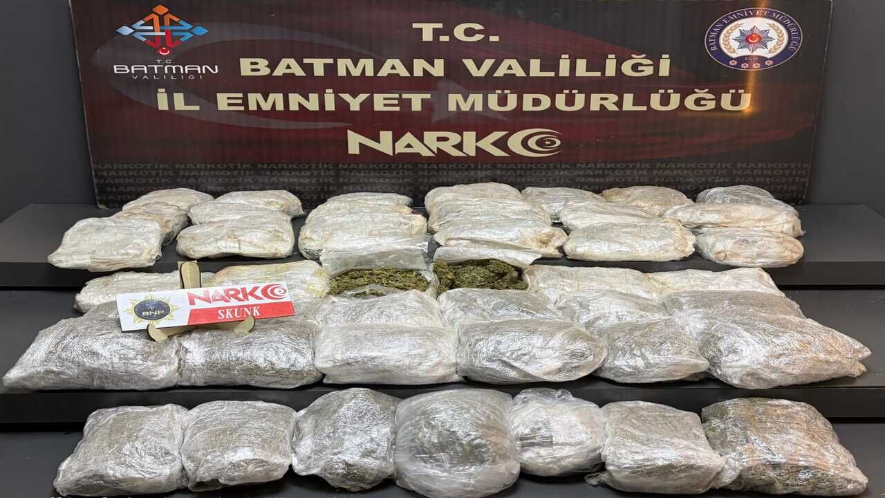 Batman'da Kamyonetin Kasasından 20 Kilogram Skunk Çıktı