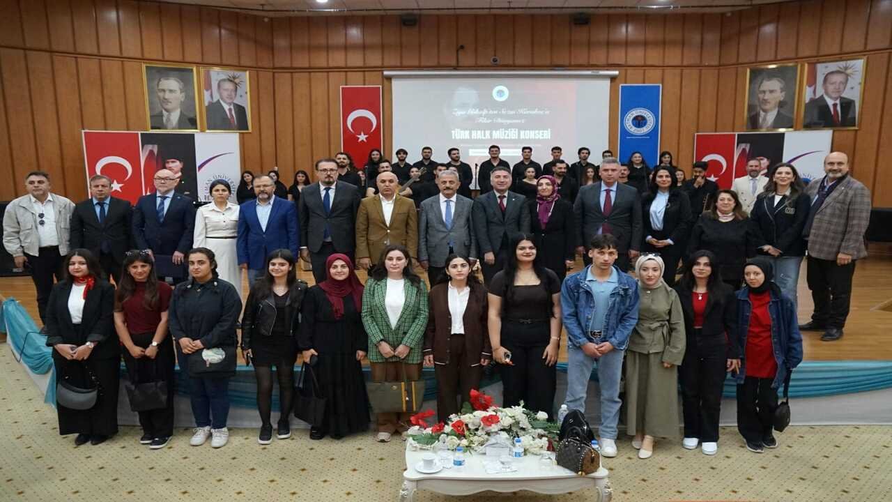 Batman Universitesinde Ziya Gokalp Ve Sezai Karakoc Paneli