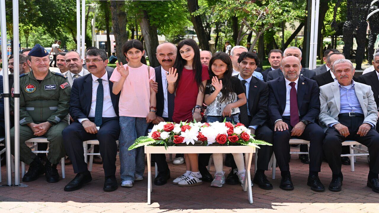 Bakan Yardimcisi Zekeriya Kaya Batmanda Bayramlasmaya Katildi 1