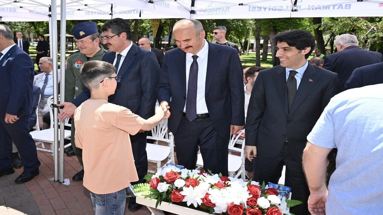 Bakan Yardimcisi Zekeriya Kaya Batmanda Bayramlasmaya Katildi 3