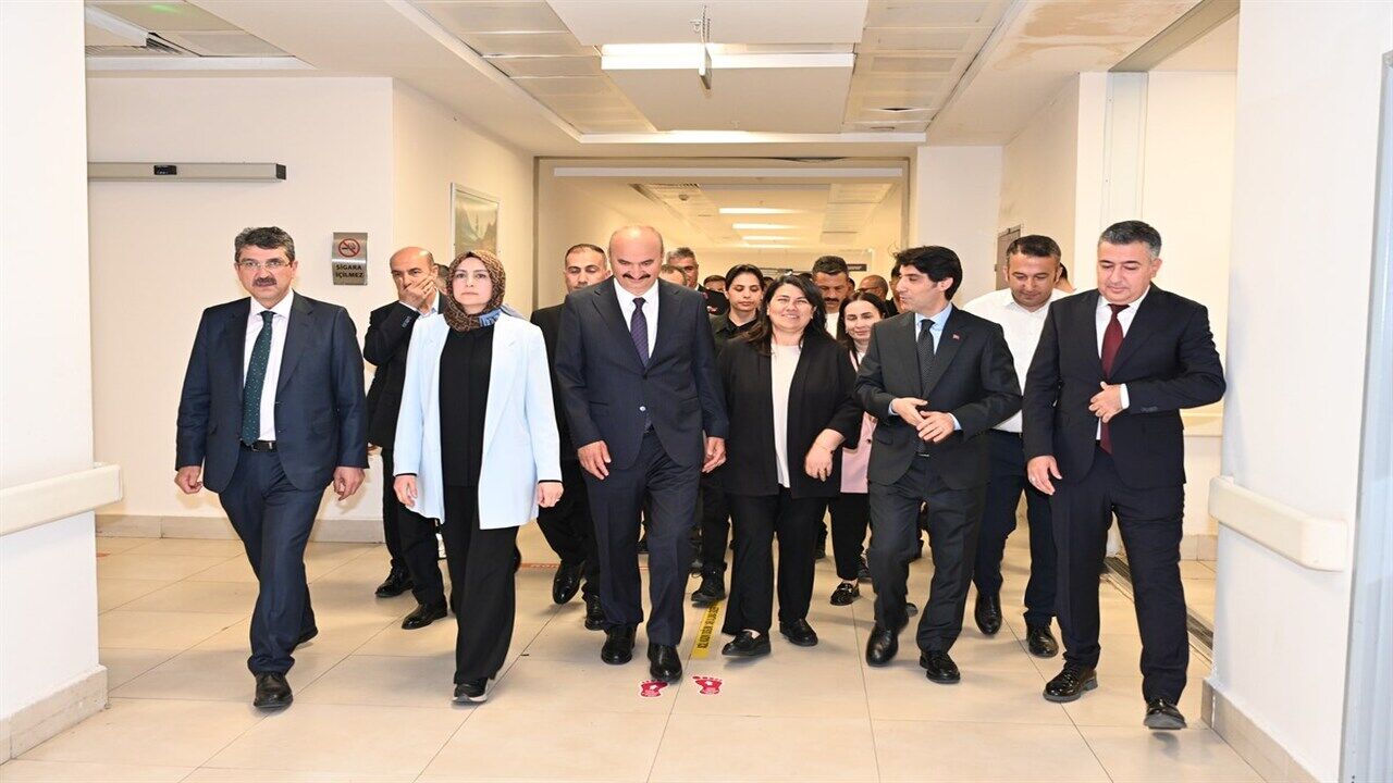 Batmanda Resmi Bayramlasmanin Ardindan Vali Canalpten Yogun Bayram Mesaisi 1