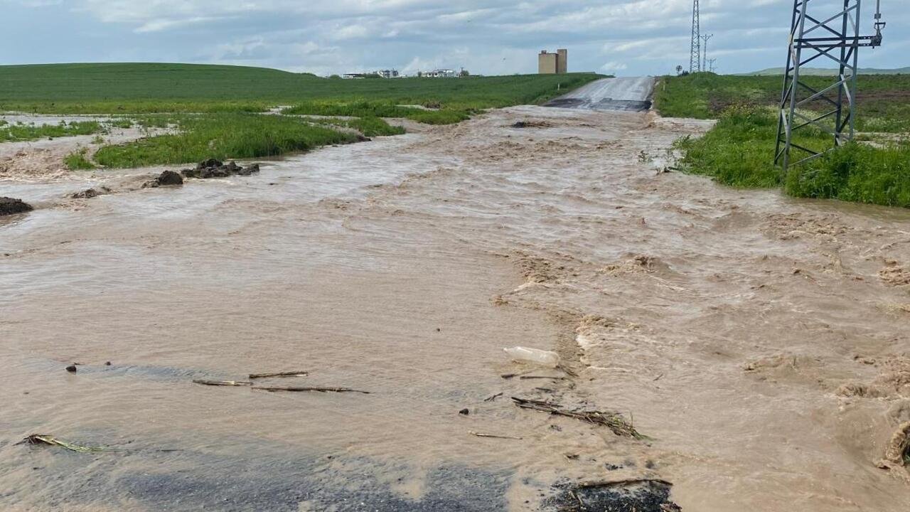 Besiride Kapanan Koy Yolu Yeniden Acildi 1