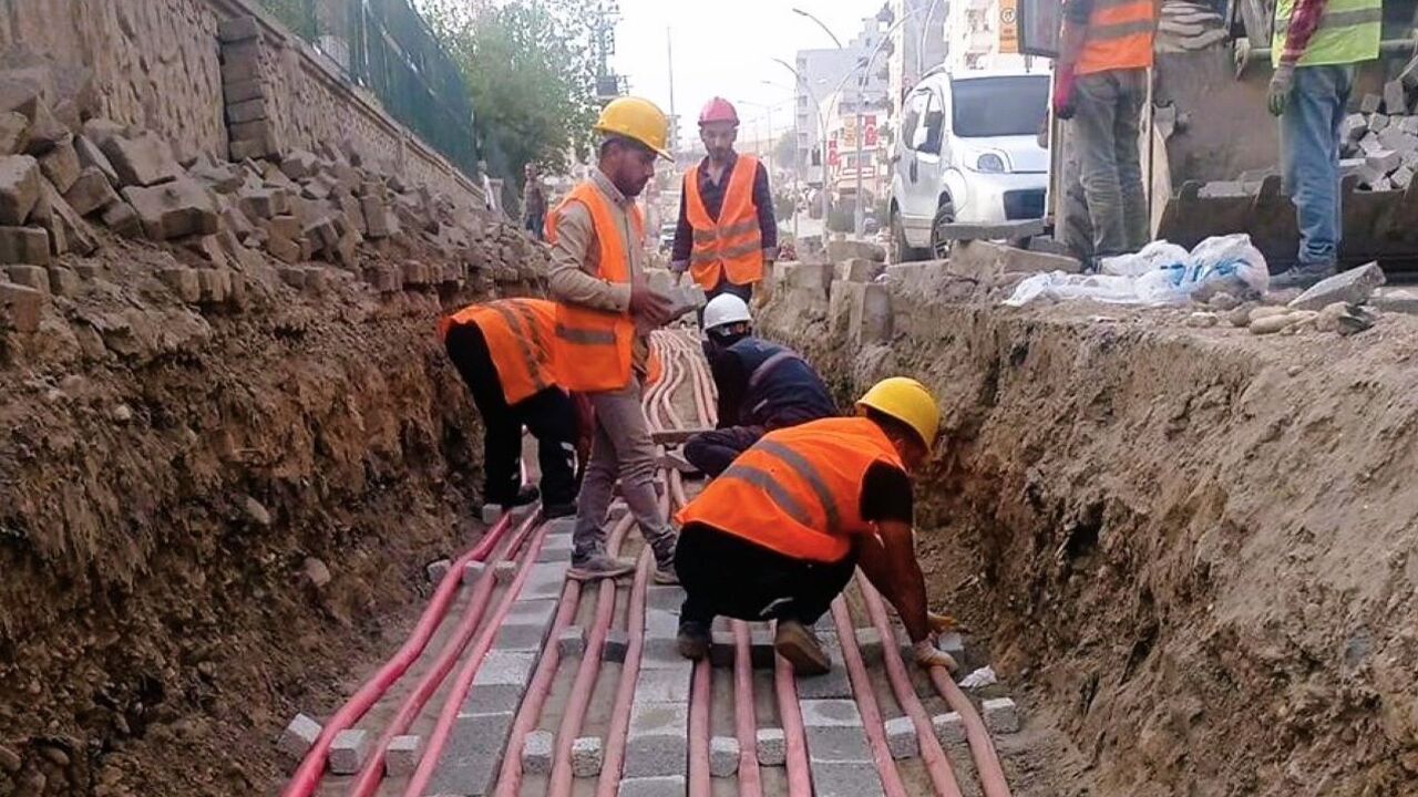 Dicle Elektrik'ten Ergani'ye Dev Yatırım: Şebeke Tamamen Yenileniyor