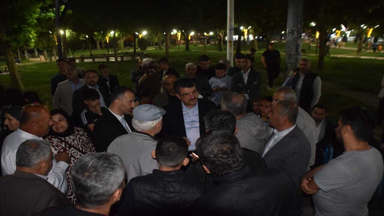 Milletvekili Ferhat Nasiroglu Salih Ozdemir Parkinda Mahalle Sakinlerini Dinledi 1