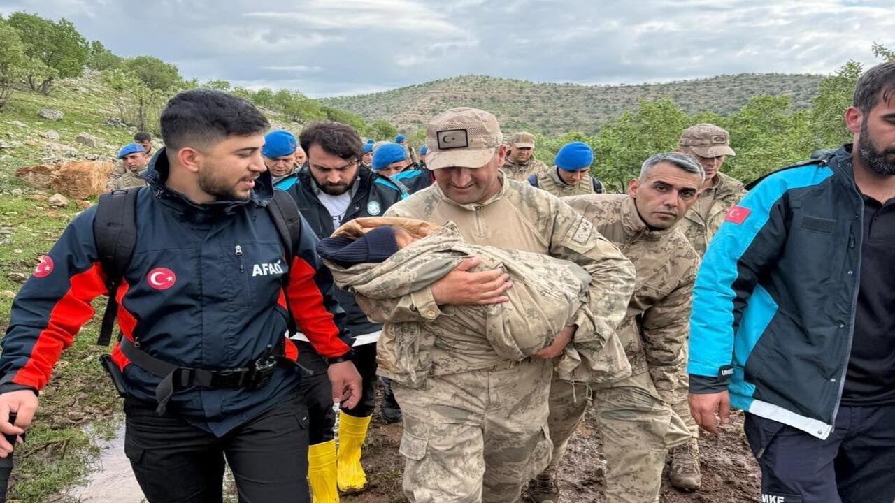Gercüş’te 3 Yaşındaki Melike’ye 11 Saat Sonra Ulaşıldı