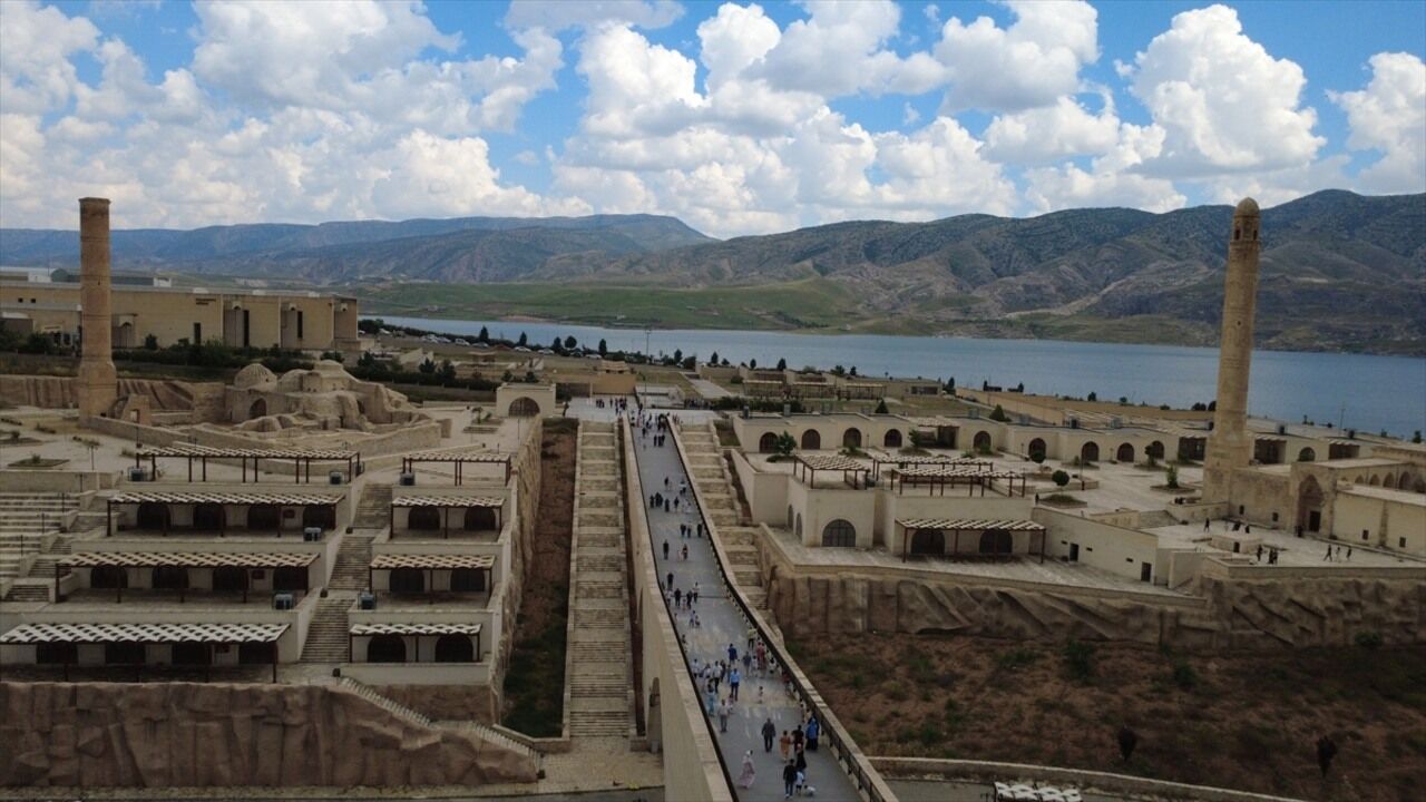 Tarihin Ve Doganin Merkezi Hasankeyfte Bayram Tatili Yogunlugu