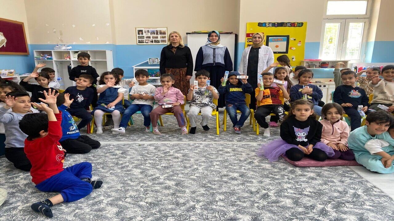Batman Saglikta Hem Egitiyor Hem Koordine Ediyor 1
