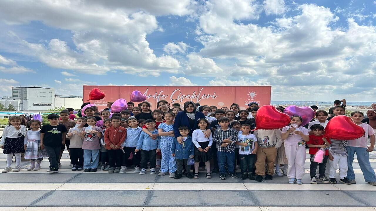 Ak Parti Batman Kadin Kollarindan 200 Yetim Cocuga Bayram Surprizi 1