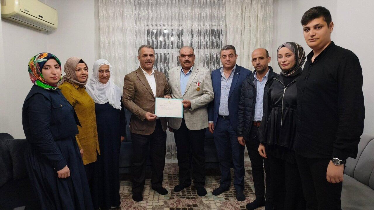 Baskan Huseyin Sansiden Sehit Annesine Vefa Siz Bize Emanetsiniz 1