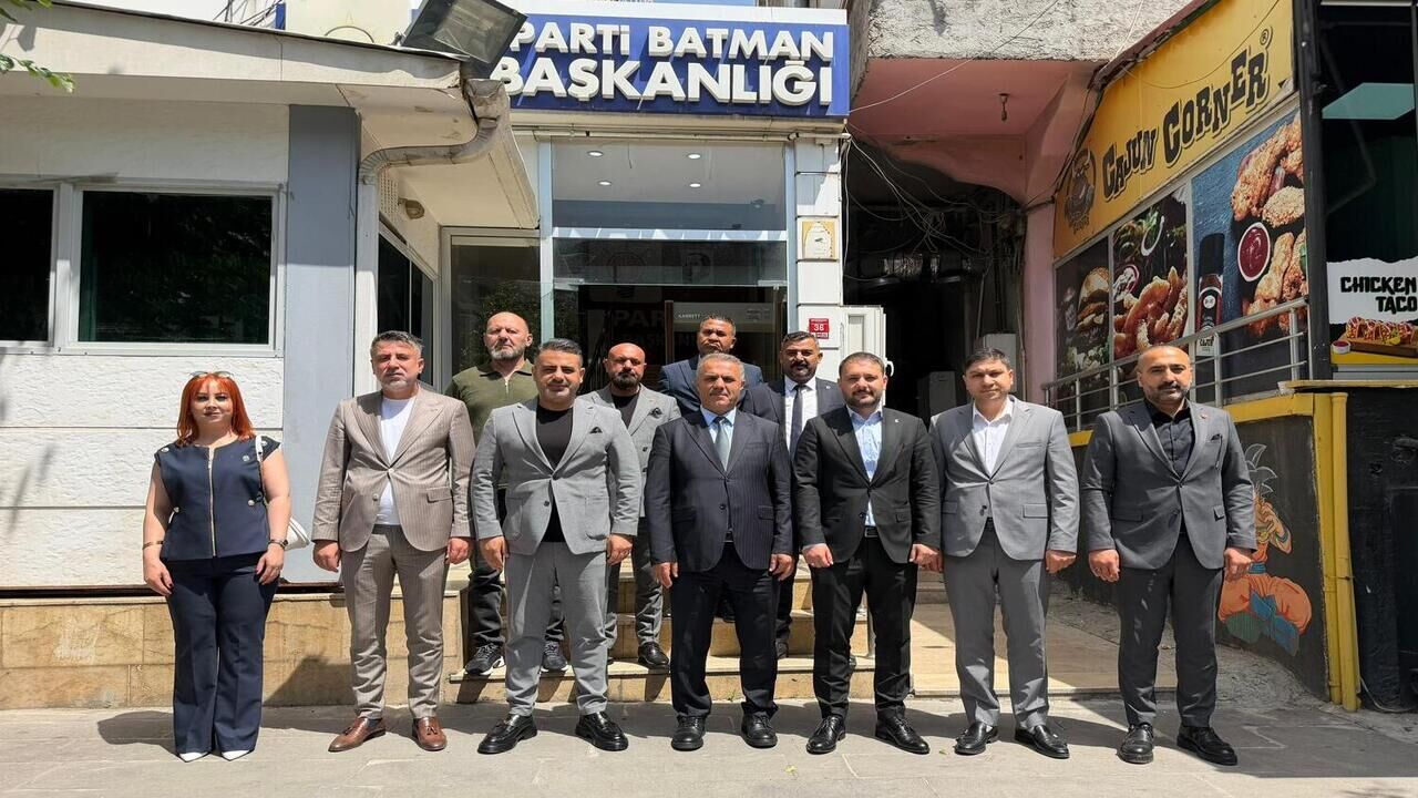 Milletvekili Nasıroğlu ve Başkan Şansi Bayram'da Ev Ev Geziyor