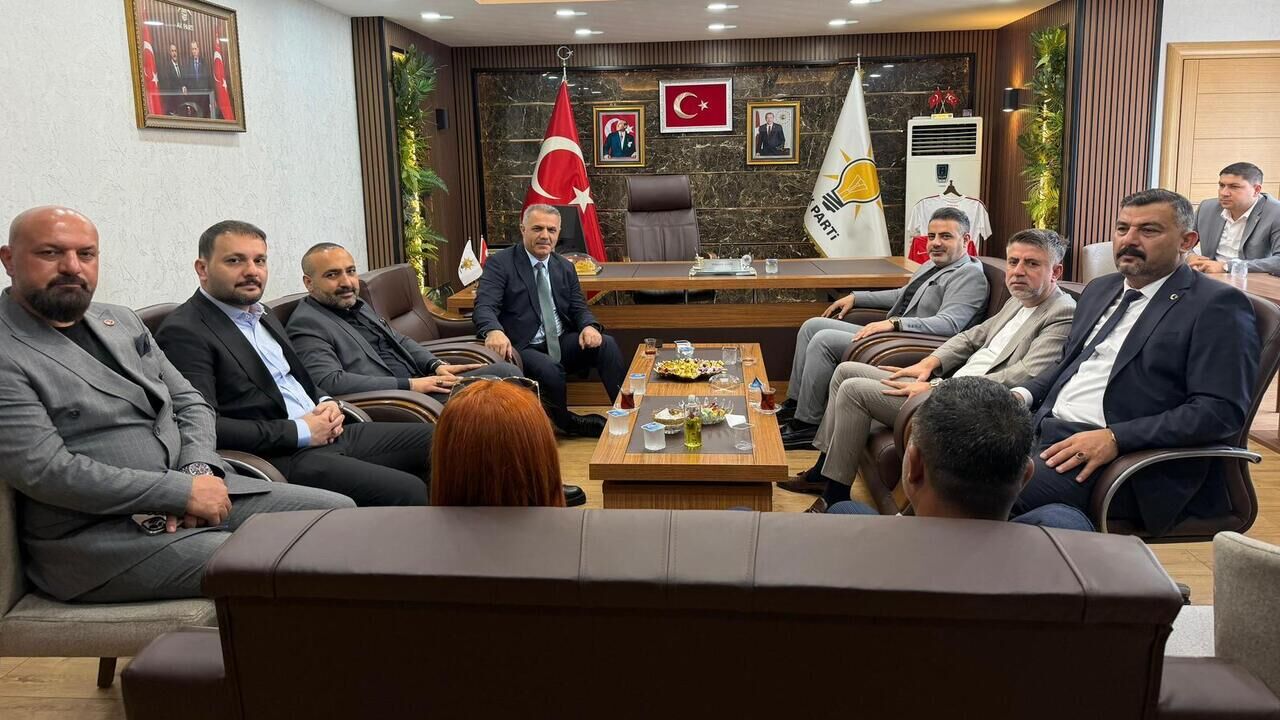 Milletvekili Nasiroglu Ve Baskan Sansi Bayramda Ev Ev Geziyor 2