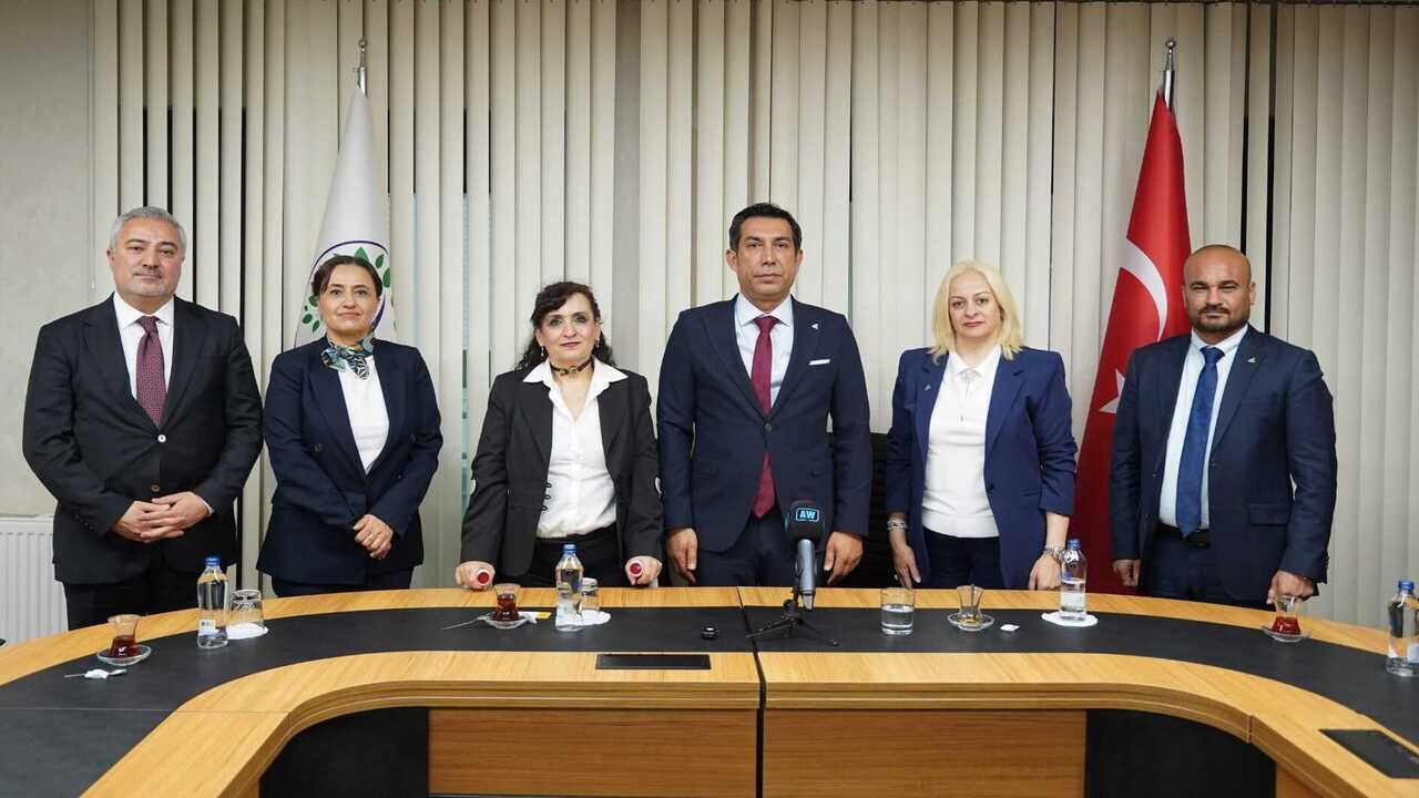 Anavatan Partisinden Siyasi Partilere Bayram Mesaisi 1