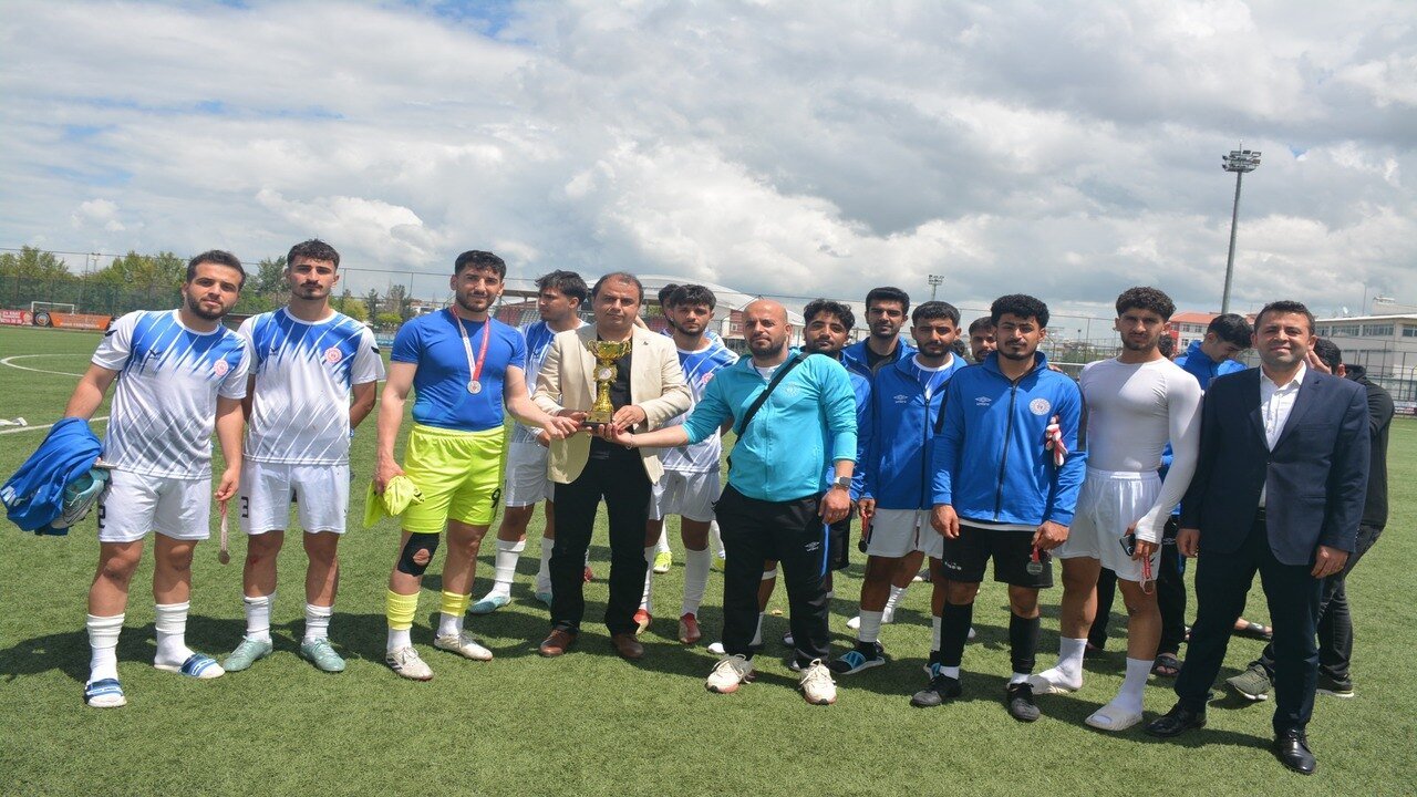 Guneydogunun Yildiz Futbolculari Batmanda Bulustu