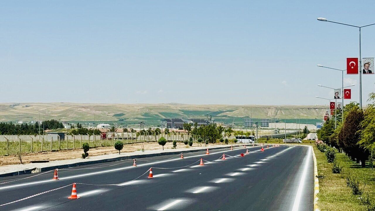 Recep Tayyip Erdogan Bulvarinda Yol Cizgileri Yenilendi 1